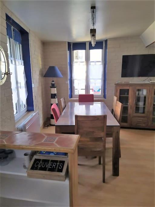 Ferienwohnung Appt De Charme En Plein Coeur Historique Dives-sur-Mer Exterior foto